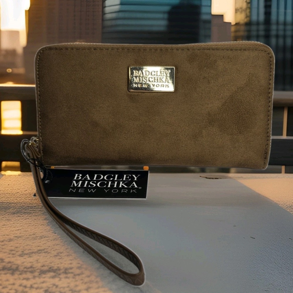 BADGLEY MISCHKA Wallet Clutch Wristlet Brown Vegan Suede W/Gold Hardware NWT